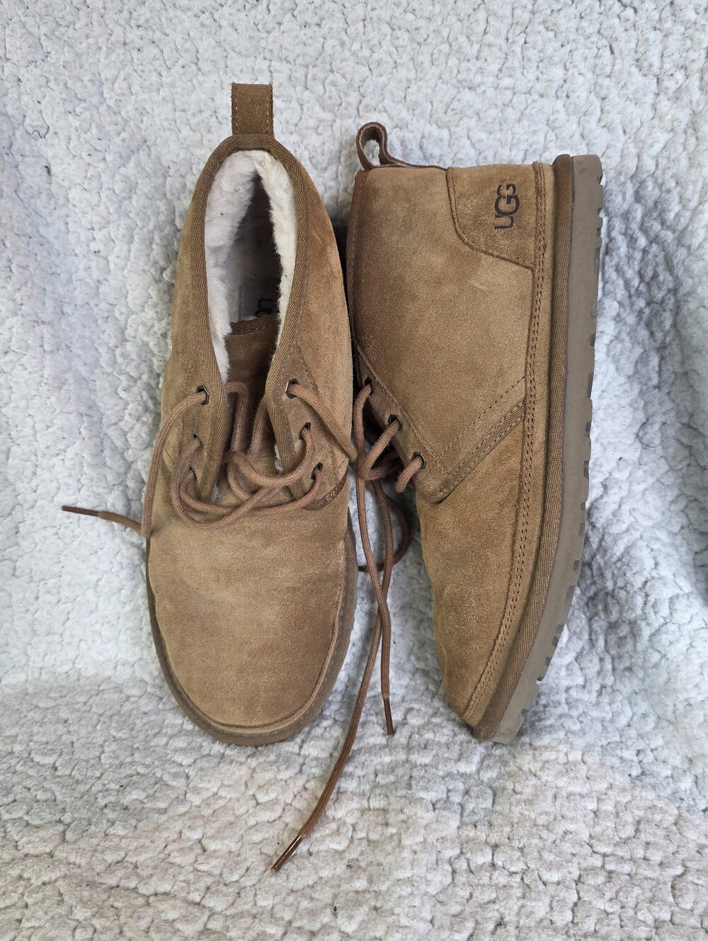UGG Neumel Men 10 Chestnut Suede Sheepskin Lined Chukka Boots 1094269 Brown